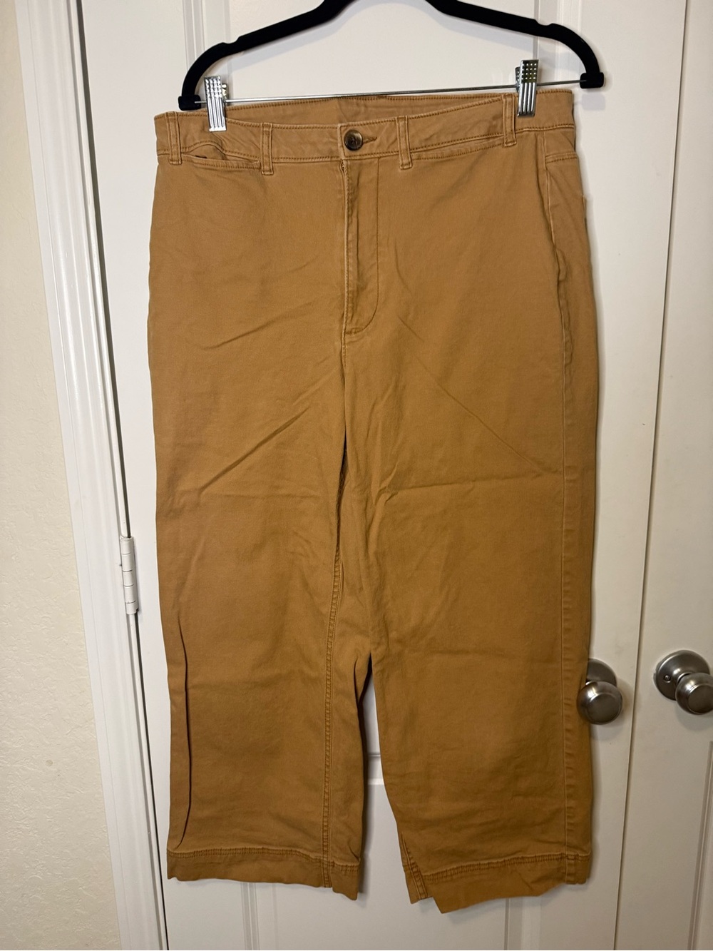 Old Navy Wide Leg Crop Chinos